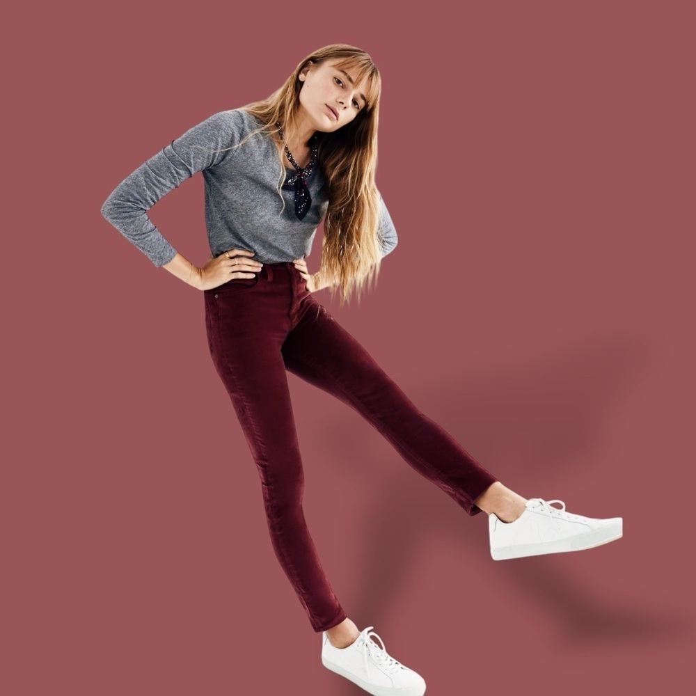Madewell ‘10” High-Rise Skinny Jeans: Stretch Velvet Edition’ in Dusty Burgundy